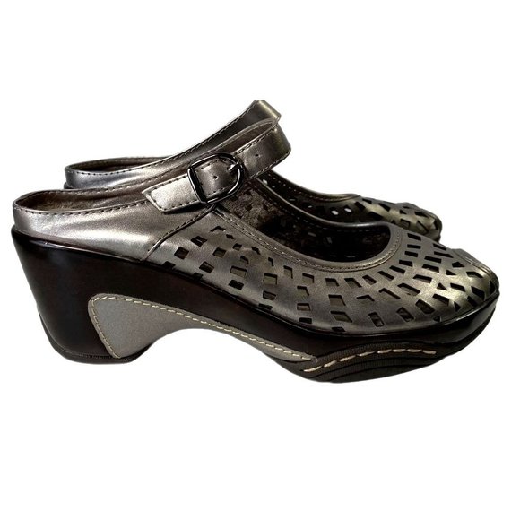 Mountain Sole Womens Chandler Mules Sandals Metallic Cutout Buckle Mid Heel 7 - Picture 1 of 11